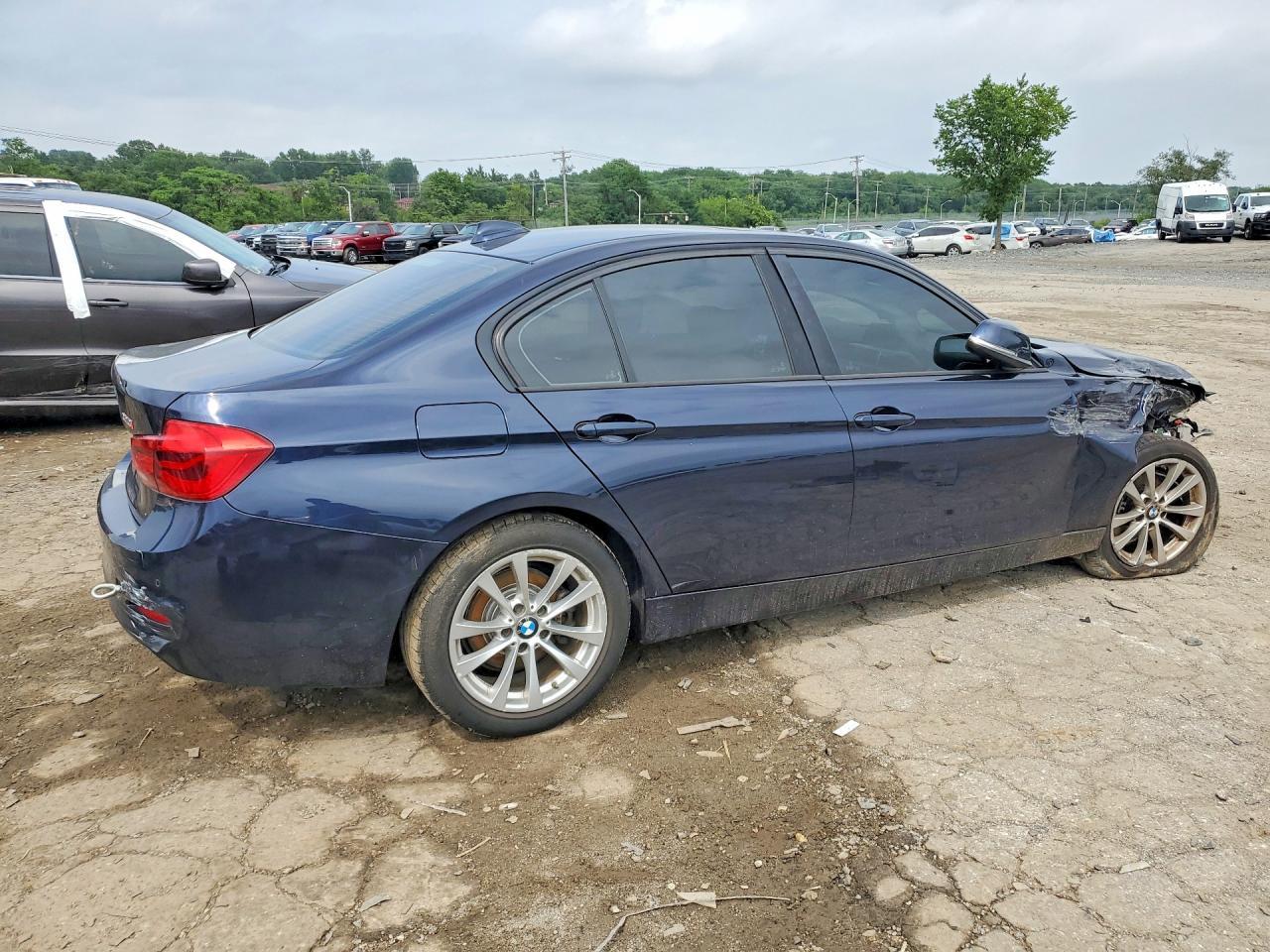 2017 BMW 320 I - zdjęcie 3