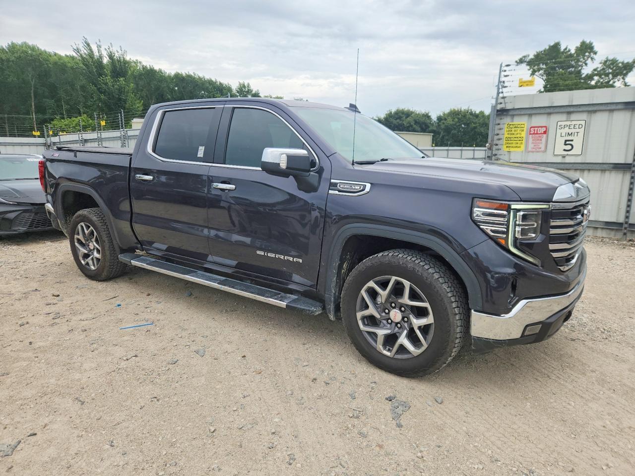 2023 GMC Sierra K1500 Slt - zdjęcie 4