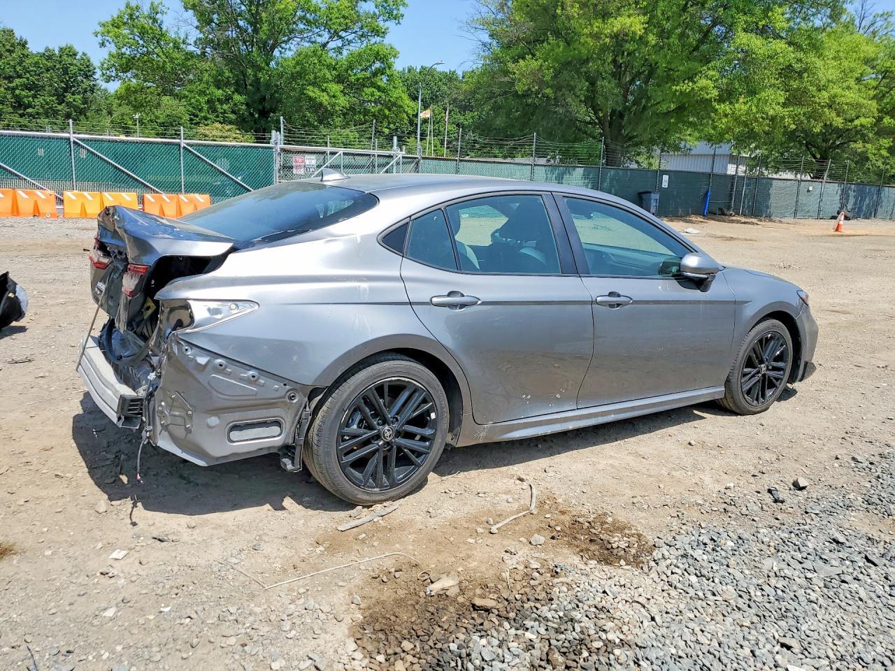 2025 Toyota Camry Se - zdjęcie 3