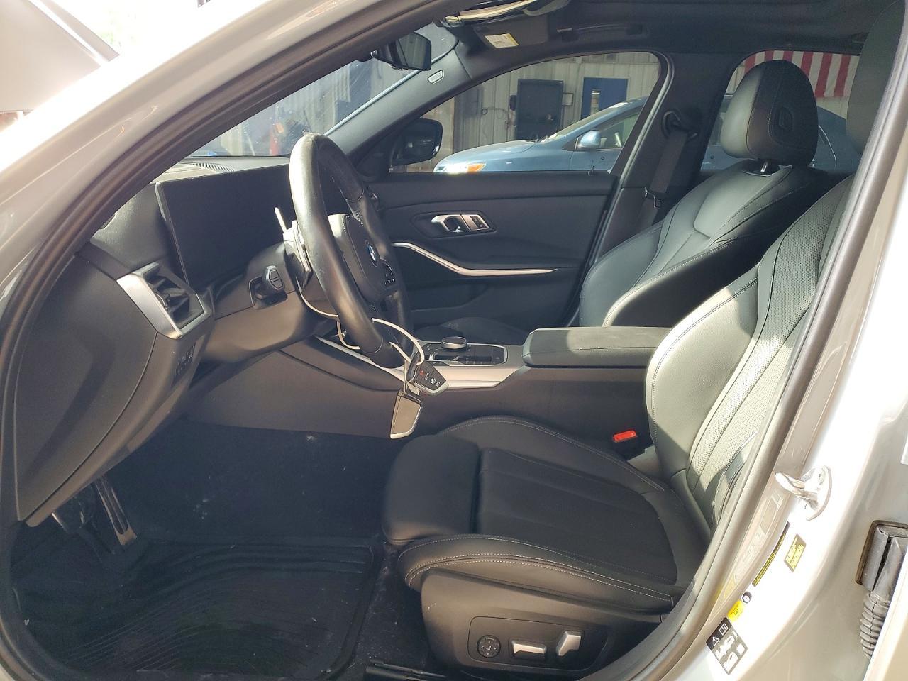 2023 BMW Seria 3 330i - zdjęcie 7