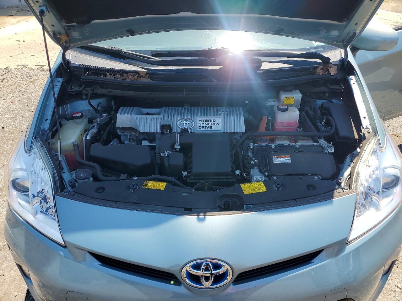 2014 Toyota Prius Three - zdjęcie 21