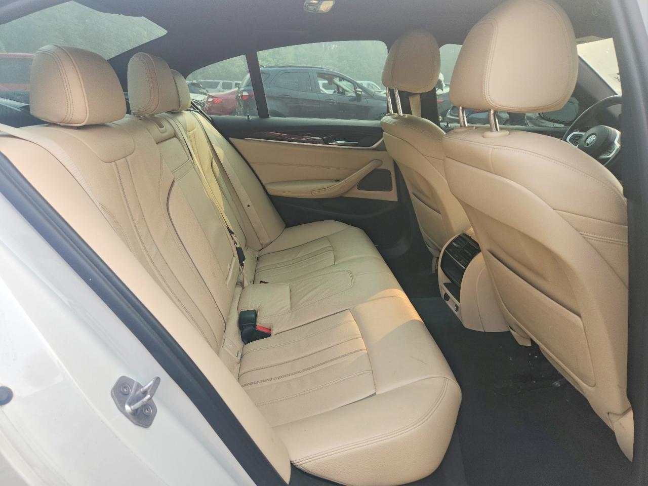 2017 BMW 540 I - zdjęcie 10