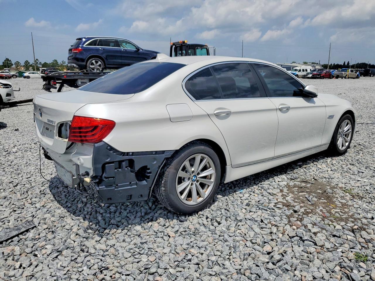 2015 BMW Seria 5 528i - zdjęcie 3