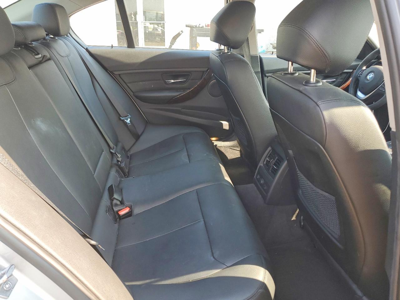 2015 BMW Seria 3 328i - zdjęcie 10