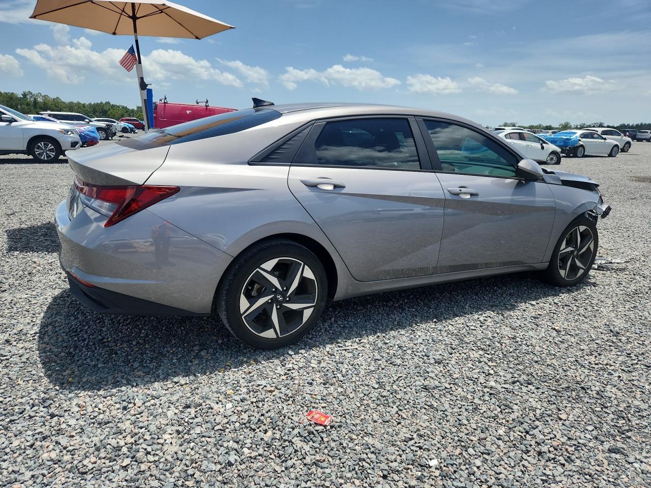 2023 Hyundai Elantra Sel - zdjęcie 3