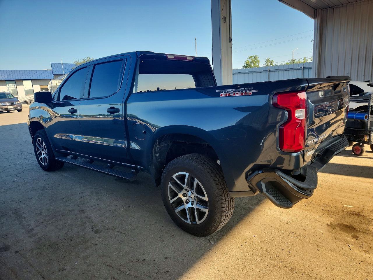 2019 Chevrolet Silverado K1500 Trail Boss Custom - zdjęcie 2