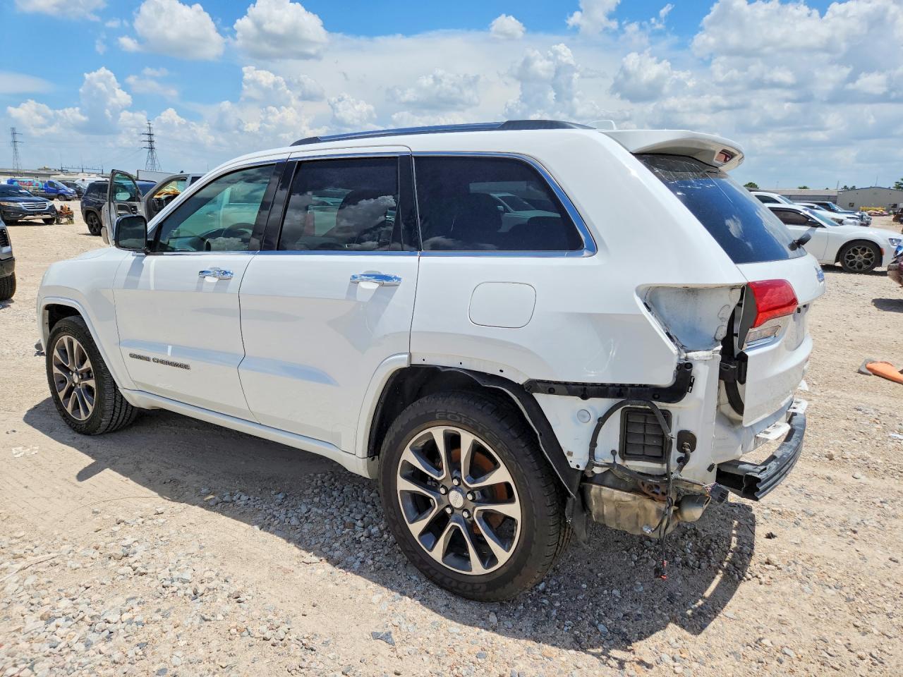 2017 Jeep Grand Cherokee Overland - zdjęcie 2