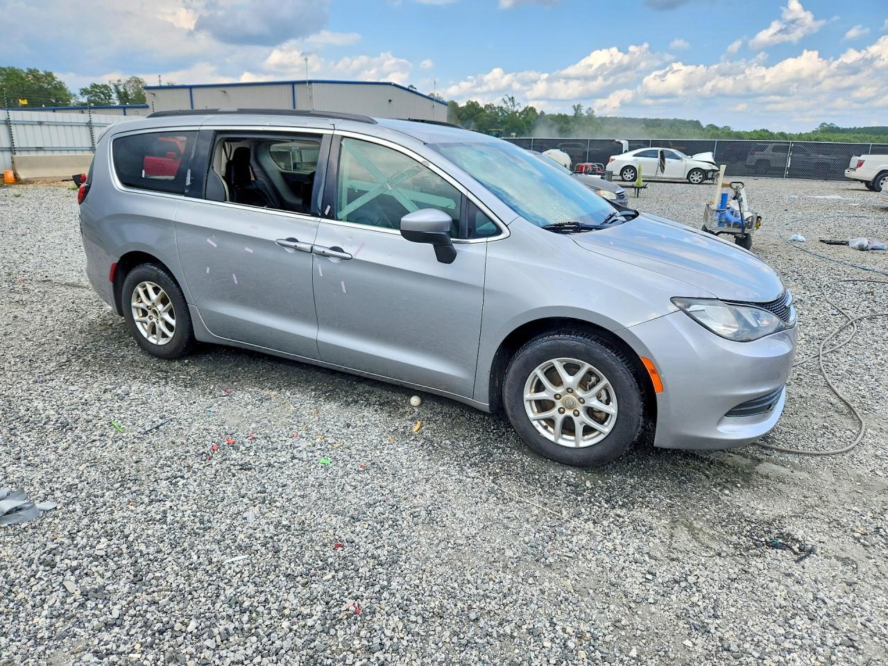 2020 Chrysler Voyager Lxi - zdjęcie 4