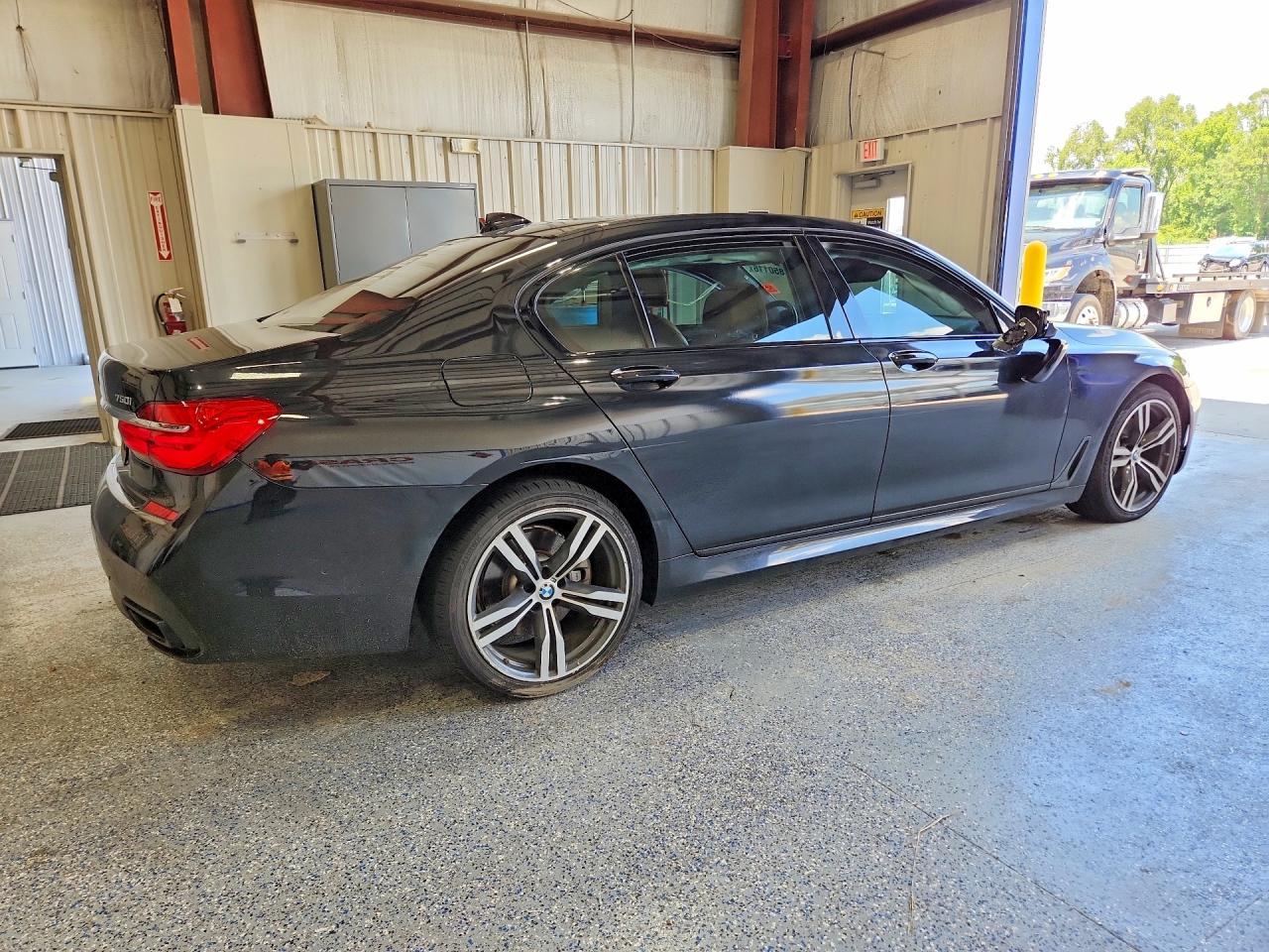 2019 BMW Seria 7 B7 - zdjęcie 3
