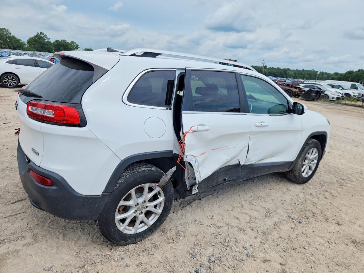 2018 Jeep Cherokee Latitude Plus - zdjęcie 3