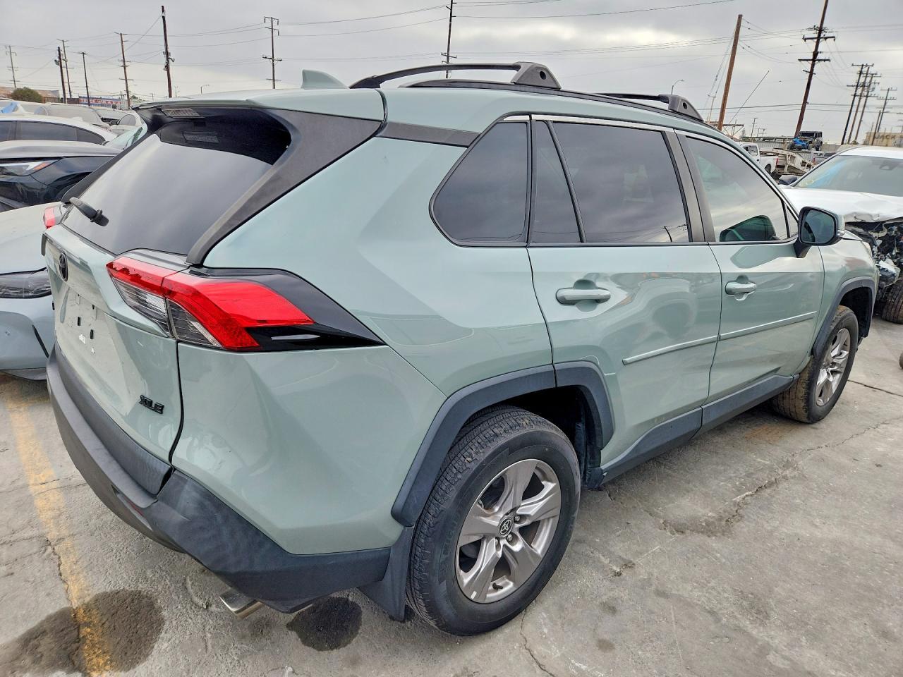 2023 Toyota Rav4 Xle - zdjęcie 3