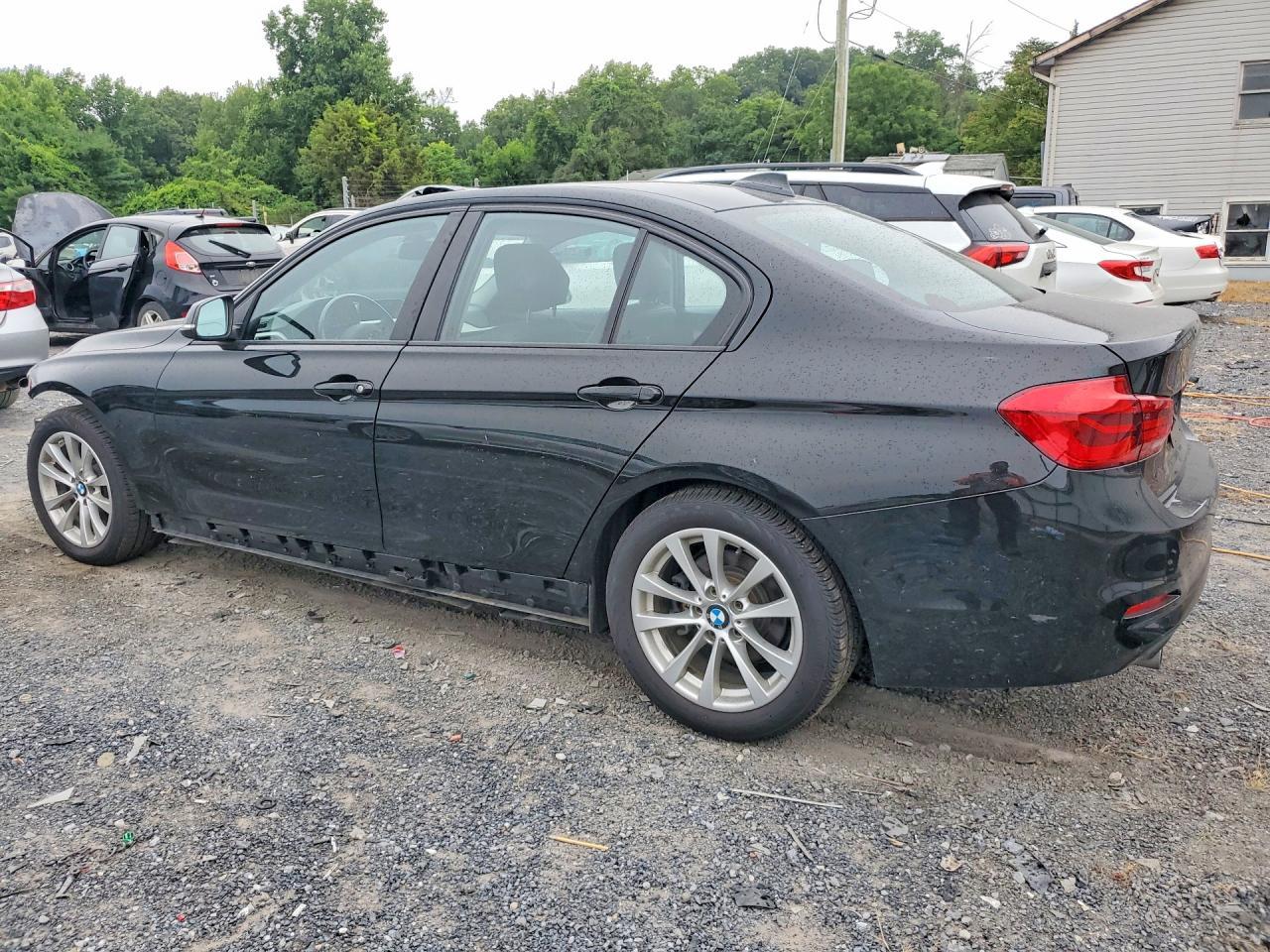 2018 BMW 320 I - zdjęcie 2