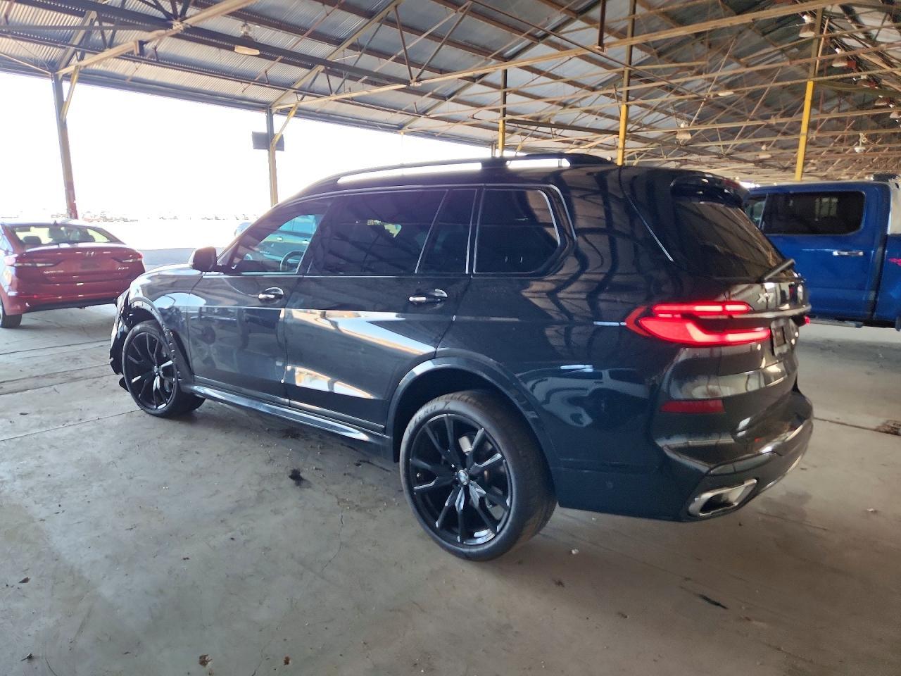 2023 BMW X7 xDrive40I - zdjęcie 2