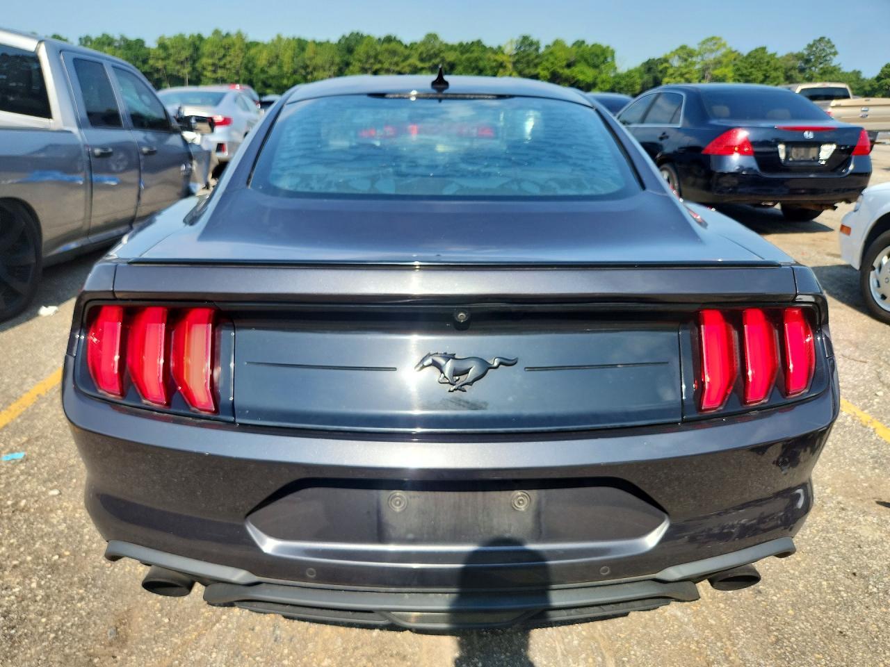 2022 Ford Mustang - zdjęcie 6