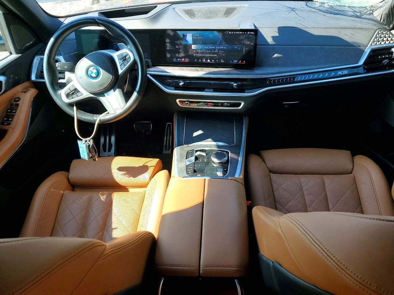 2024 BMW X5 xDrive50E - zdjęcie 8