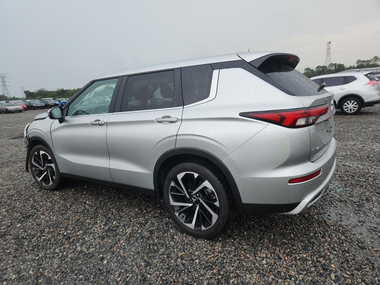 2024 Mitsubishi Outlander Se - zdjęcie 2