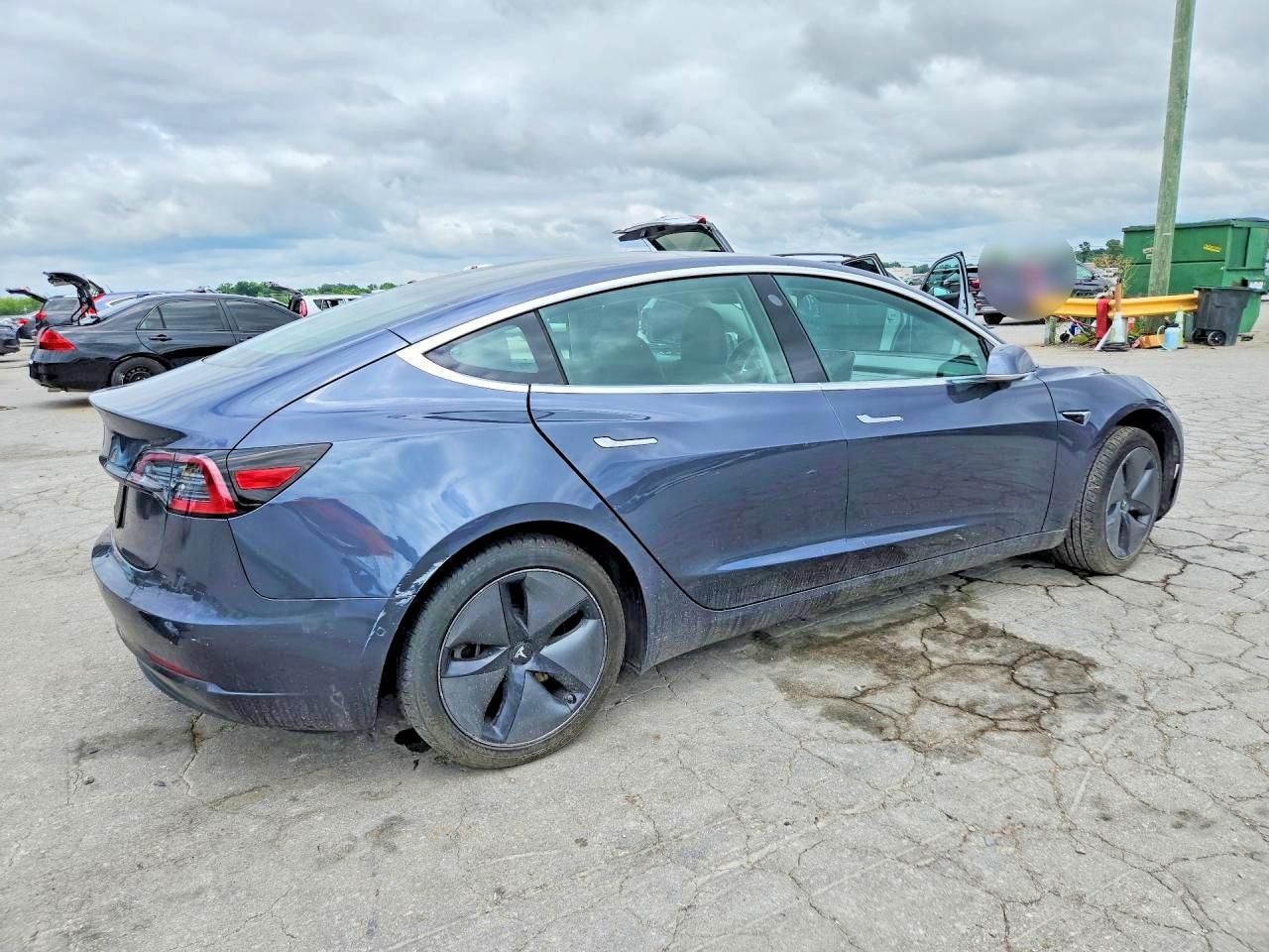 2020 Tesla Model 3 - zdjęcie 3
