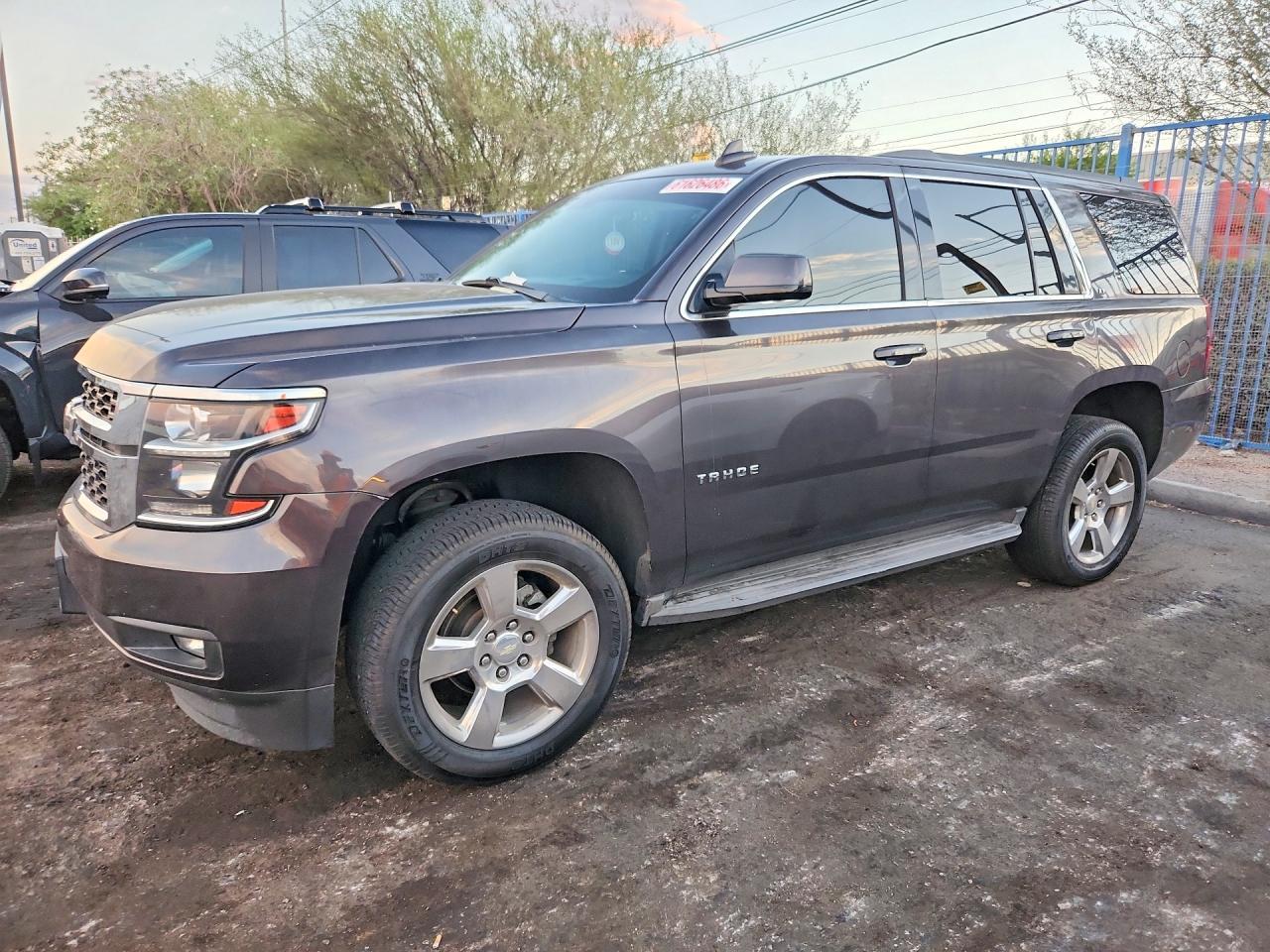 2017 Chev Tahoe C150 - zdjęcie główne