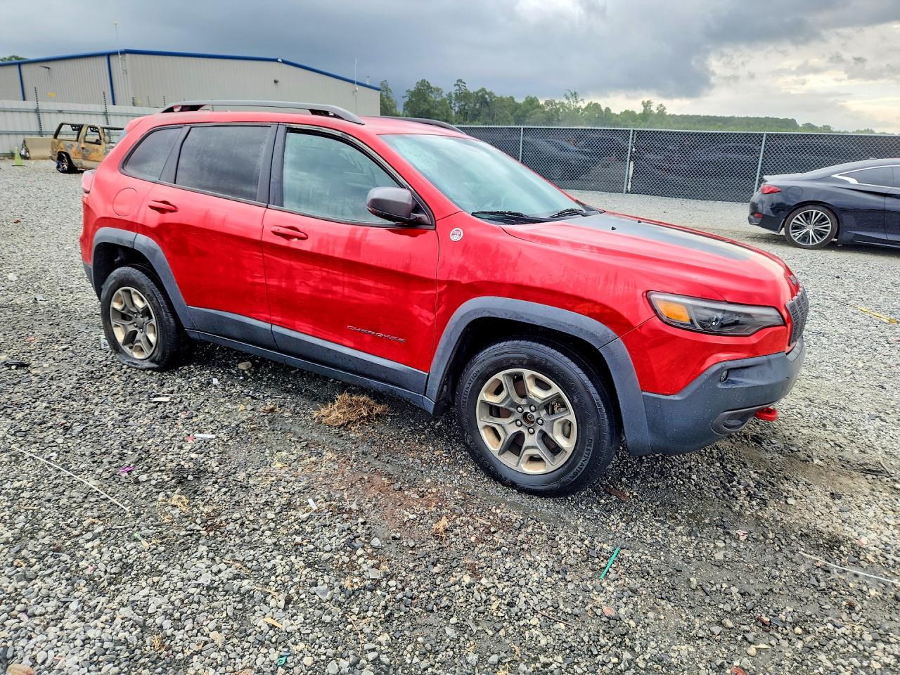 2019 Jeep Cherokee Trailhawk - zdjęcie 4