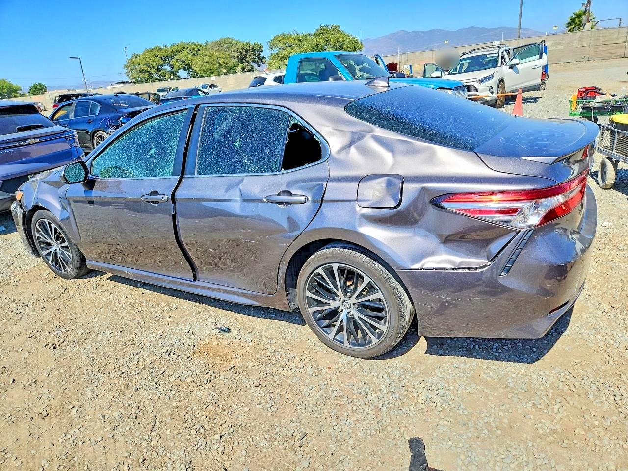 2019 Toyota Camry Se - zdjęcie 2