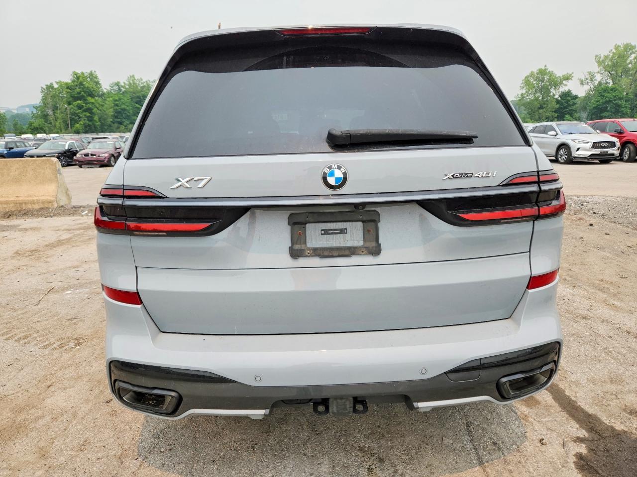 2025 BMW X7 xDrive40I - zdjęcie 6