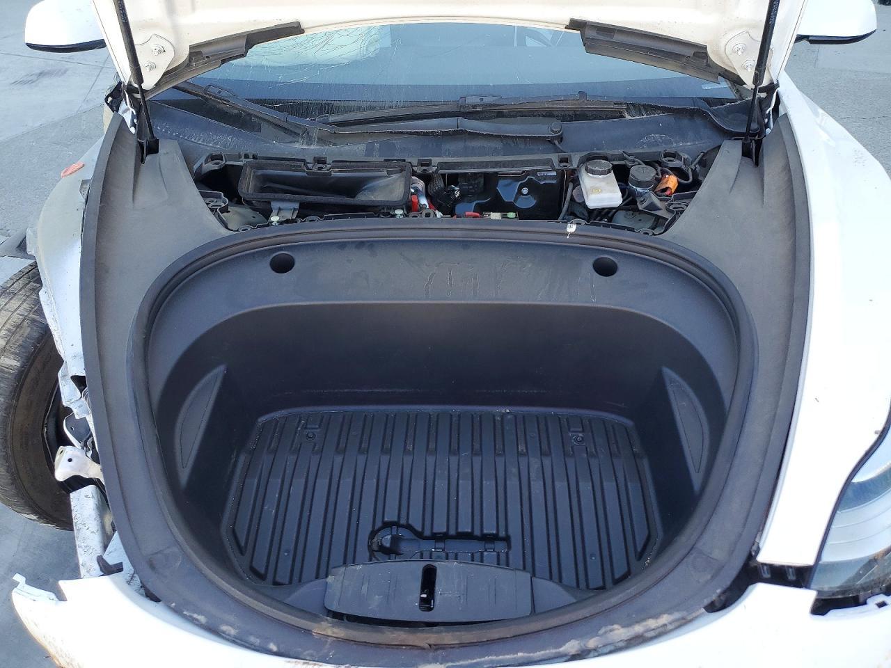 2022 Tesla Model 3 - zdjęcie 11