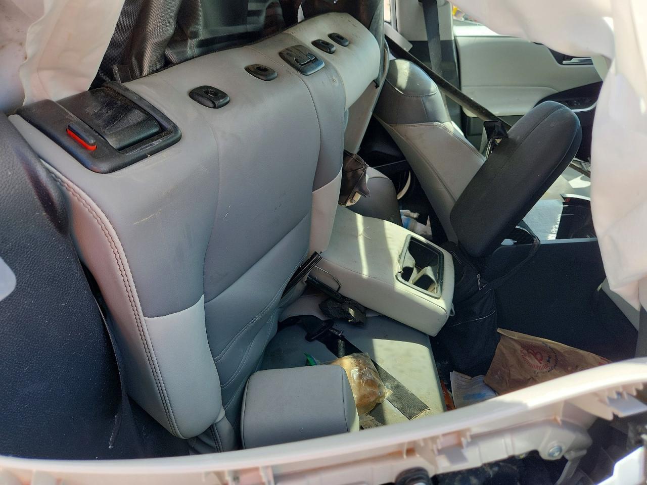 2024 Toyota Rav4 Xle Premium - zdjęcie 11