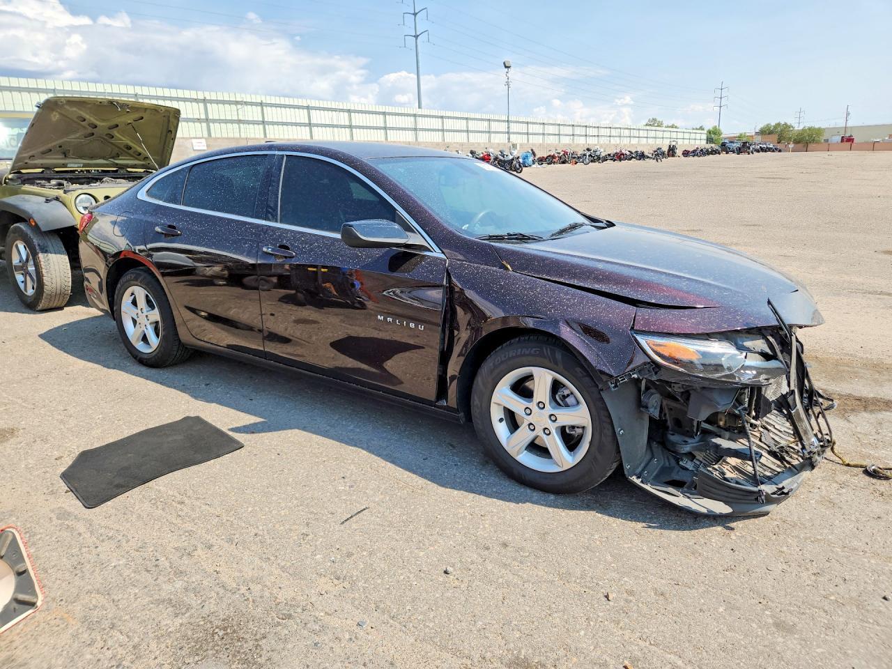 2021 Chevrolet Malibu Ls - zdjęcie 4