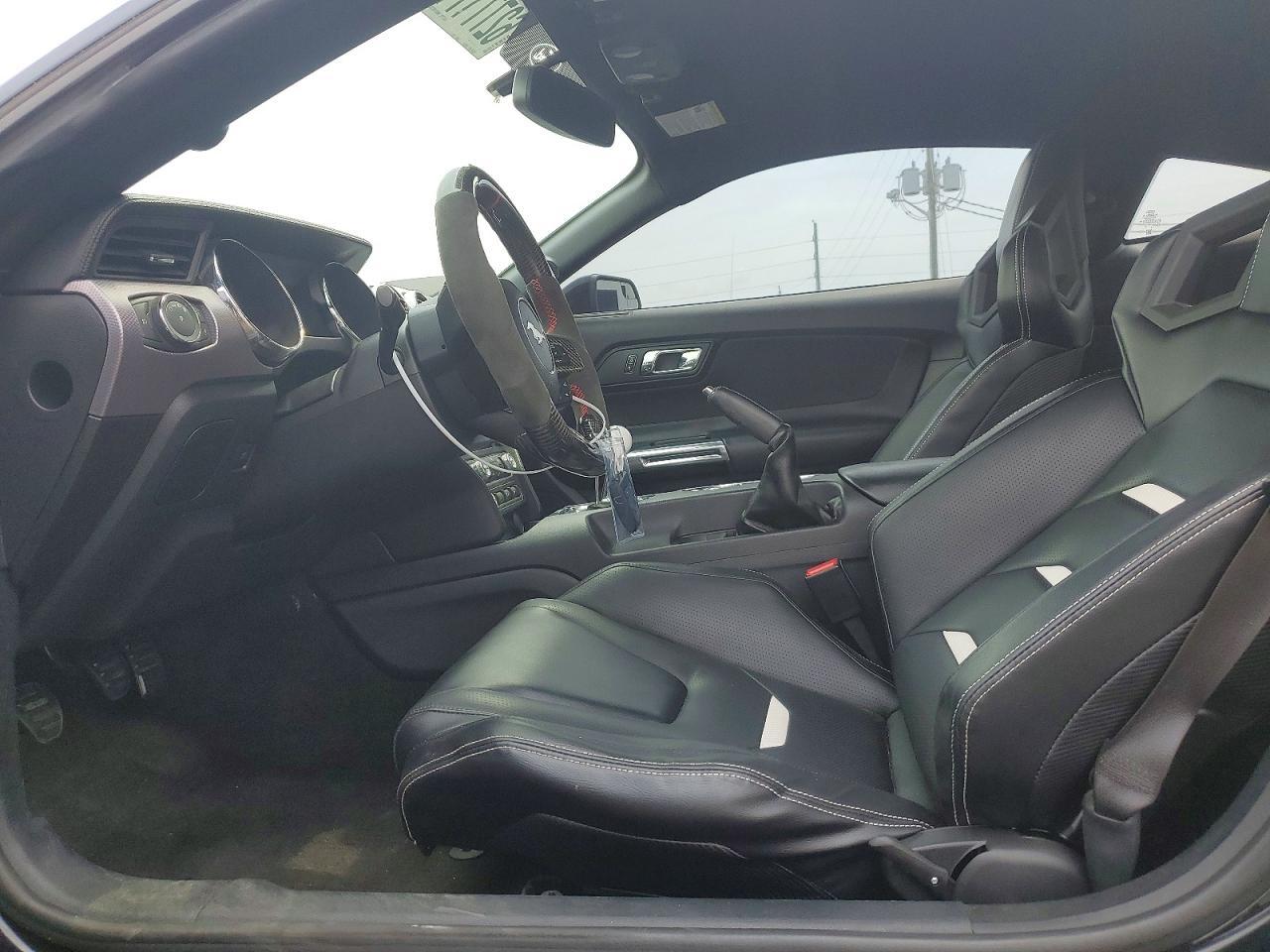 2015 Ford Mustang - zdjęcie 7