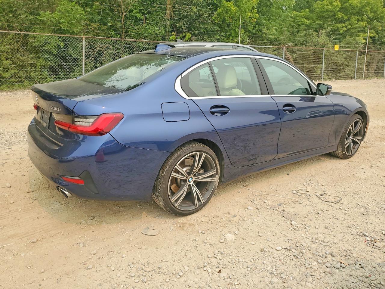 2020 BMW Seria 3 330i - zdjęcie 3
