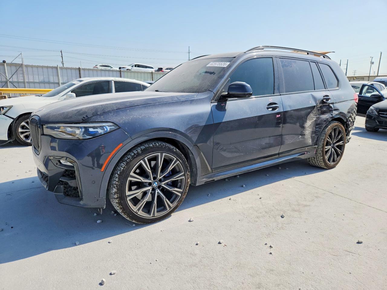 2020 BMW X7 M50I - zdjęcie główne