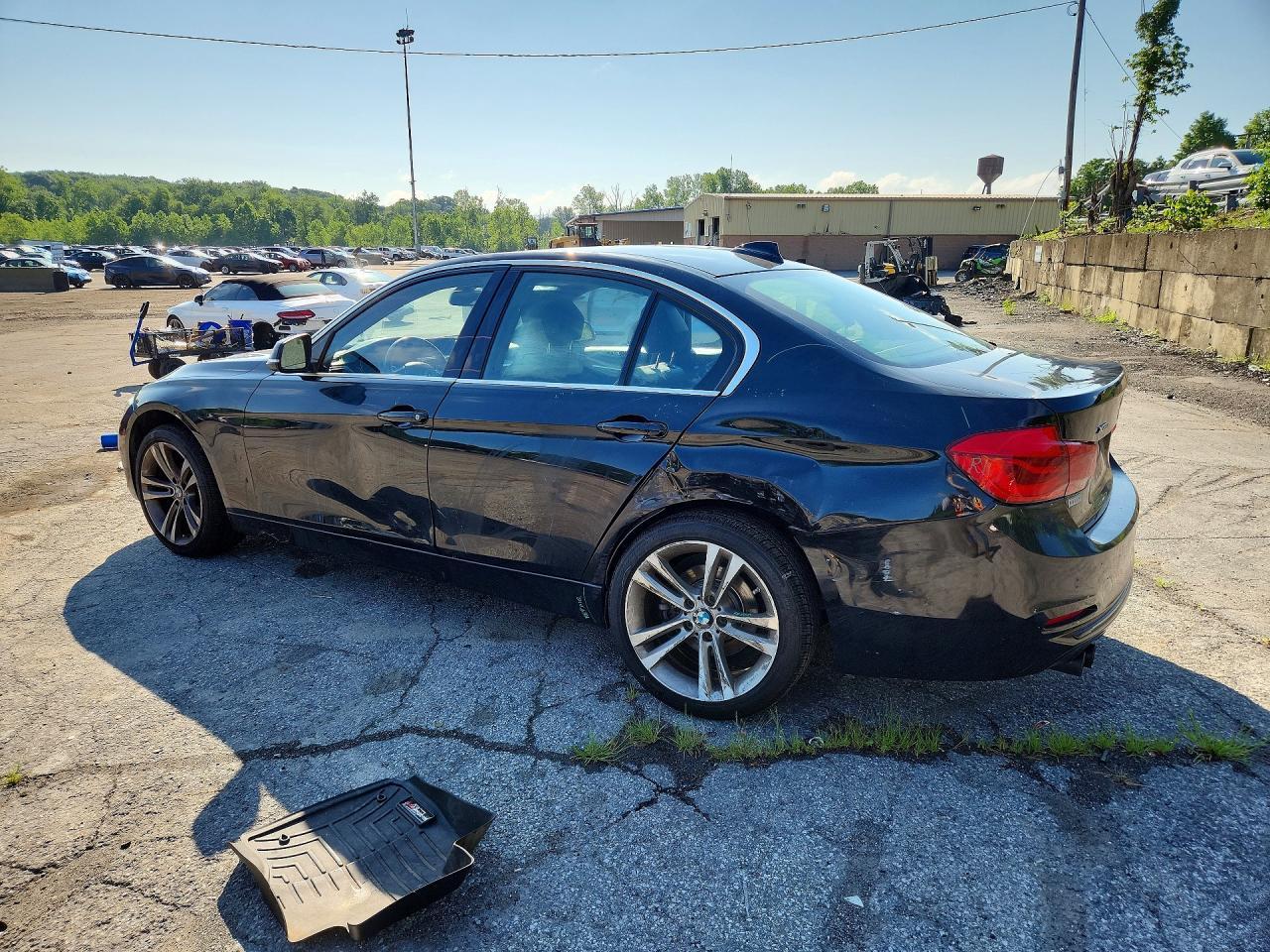 2018 BMW 330 Xi - zdjęcie 2