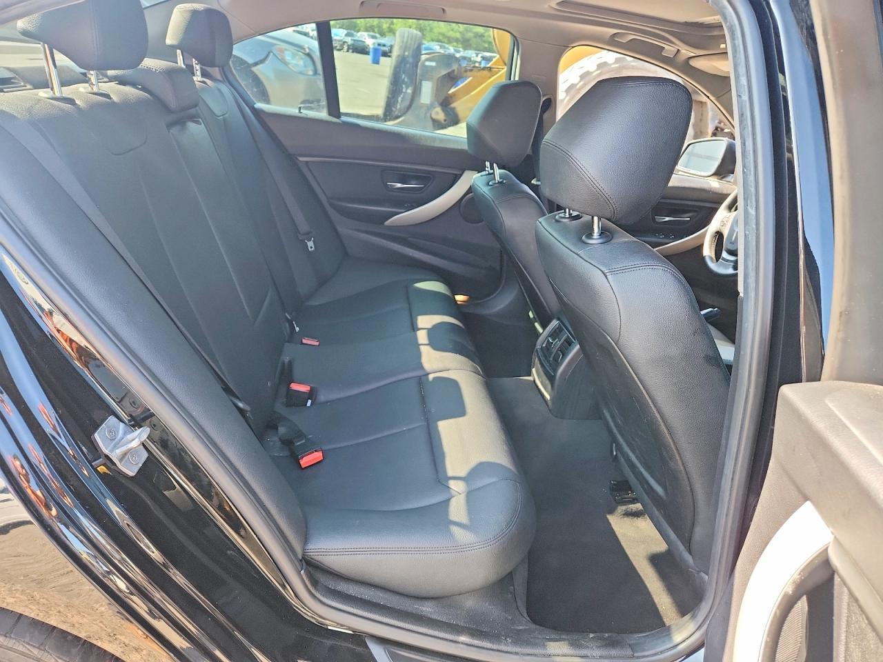 2016 BMW Seria 3 320i - zdjęcie 10
