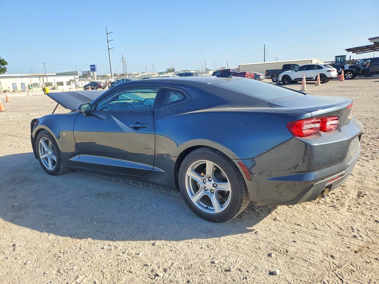 2021 Chevrolet Camaro Ls - zdjęcie 2