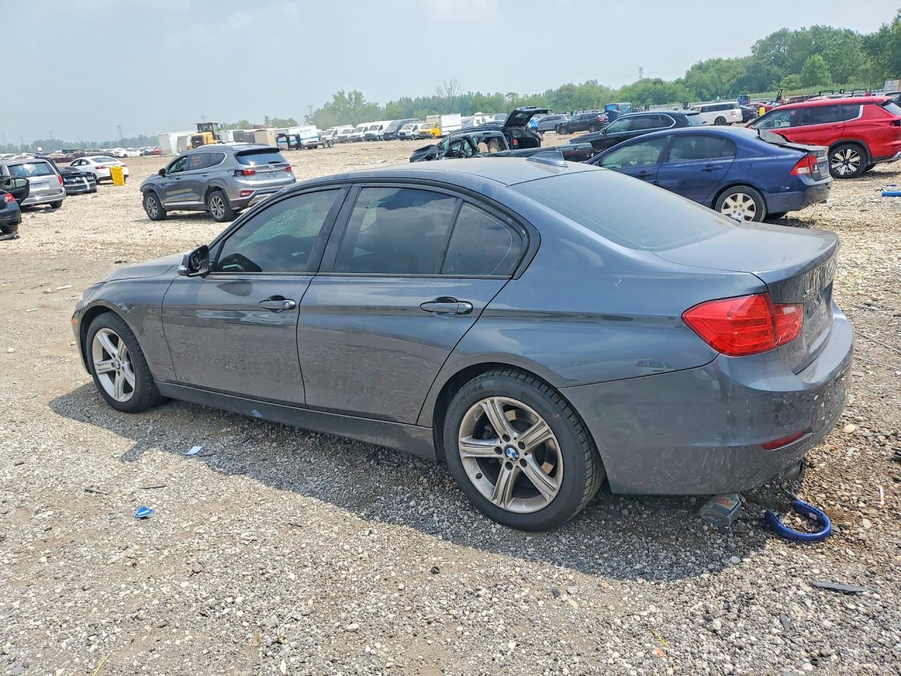 2015 BMW 320 I xDrive - zdjęcie 2