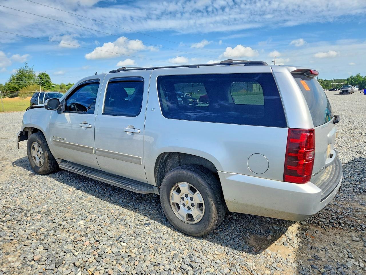 2014 Chevrolet Suburban C1500 Lt - zdjęcie 2