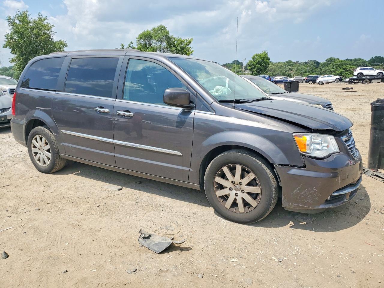 2016 Chrysler Town & Country Touring - zdjęcie 4