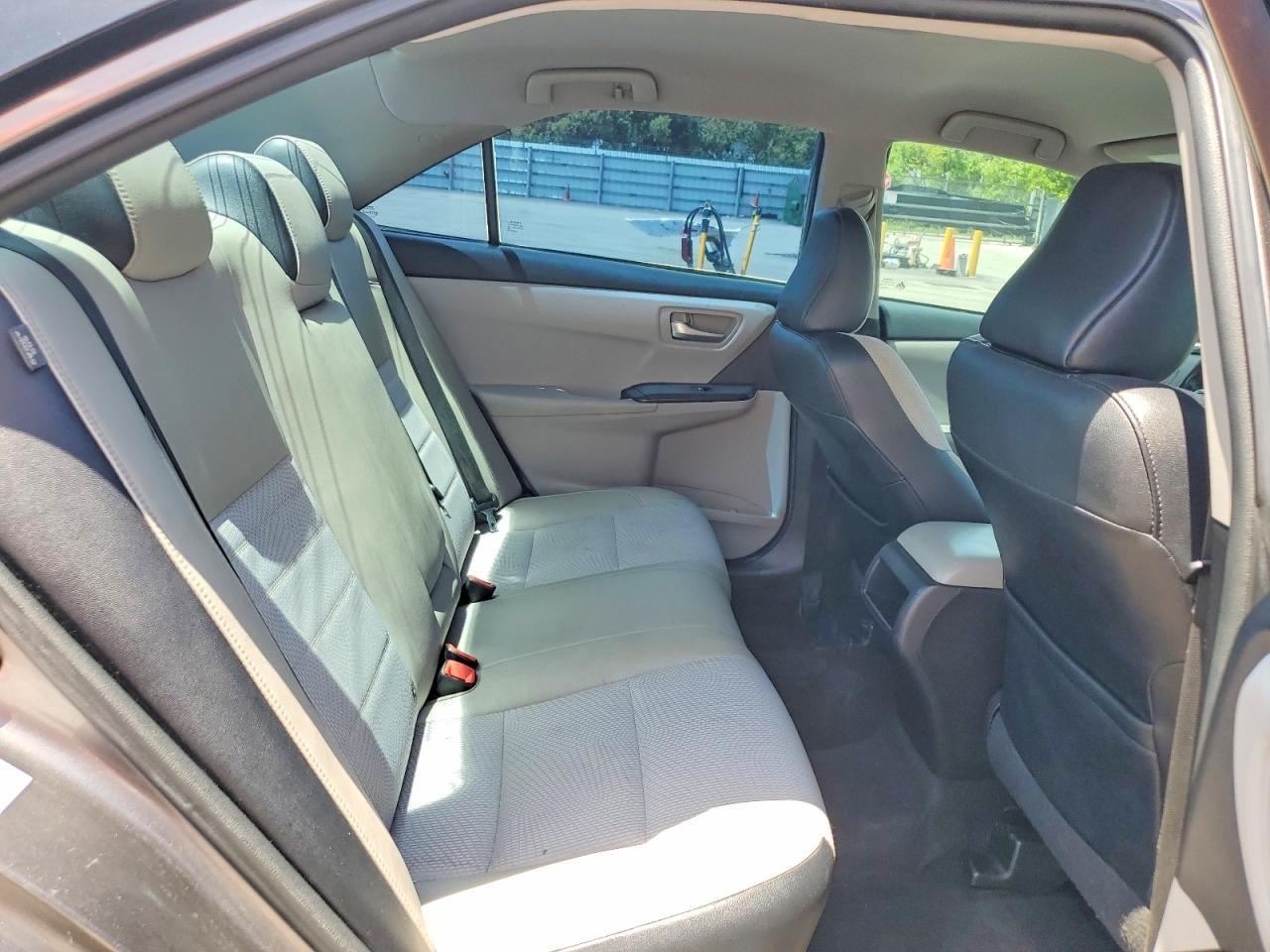 2017 Toyota Camry Se - zdjęcie 10
