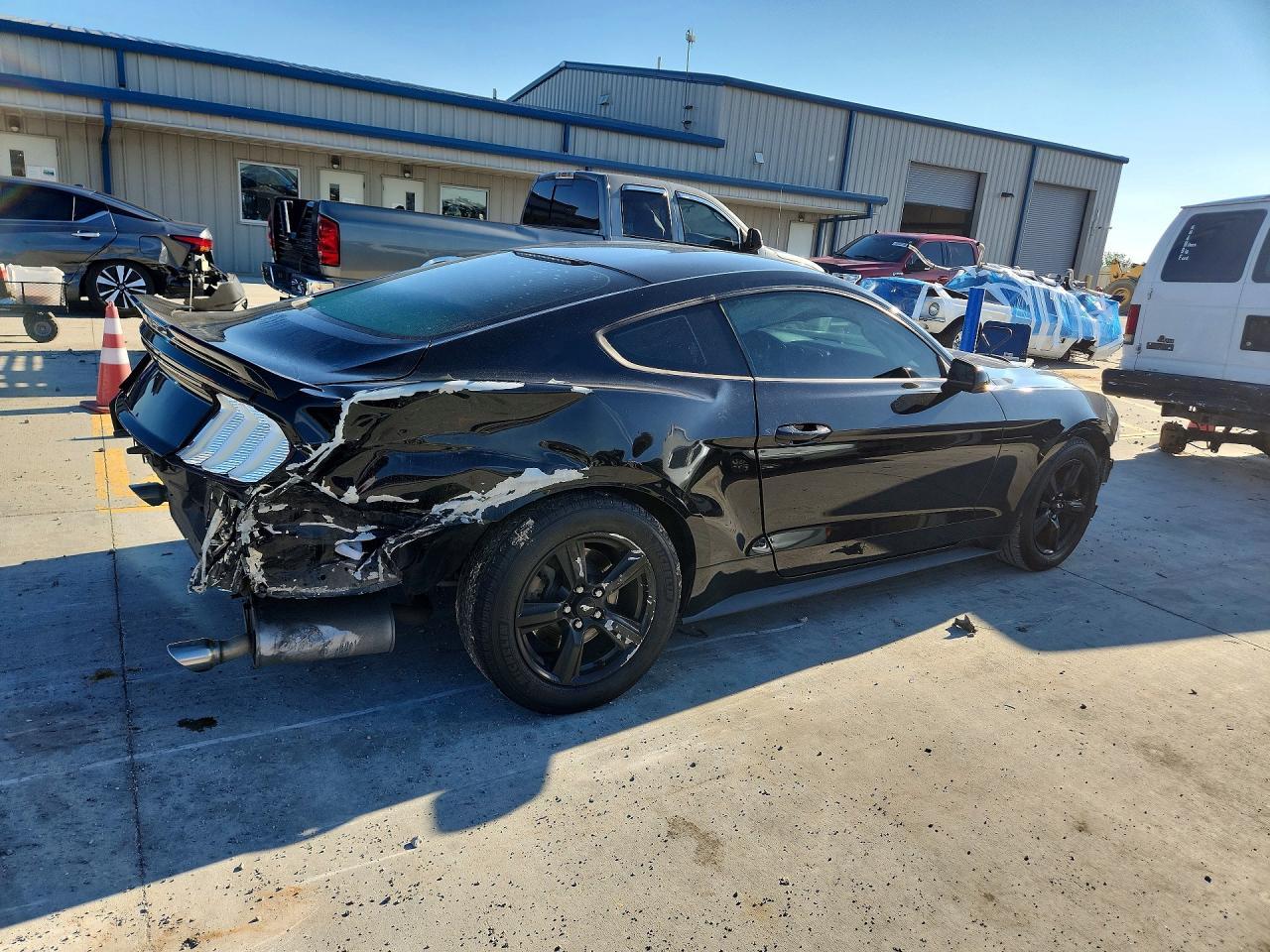 2018 Ford Mustang - zdjęcie 3