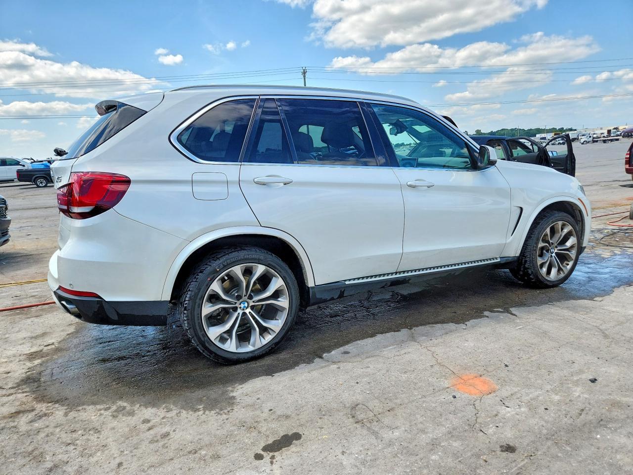 2016 BMW X5 xDrive35I - zdjęcie 3