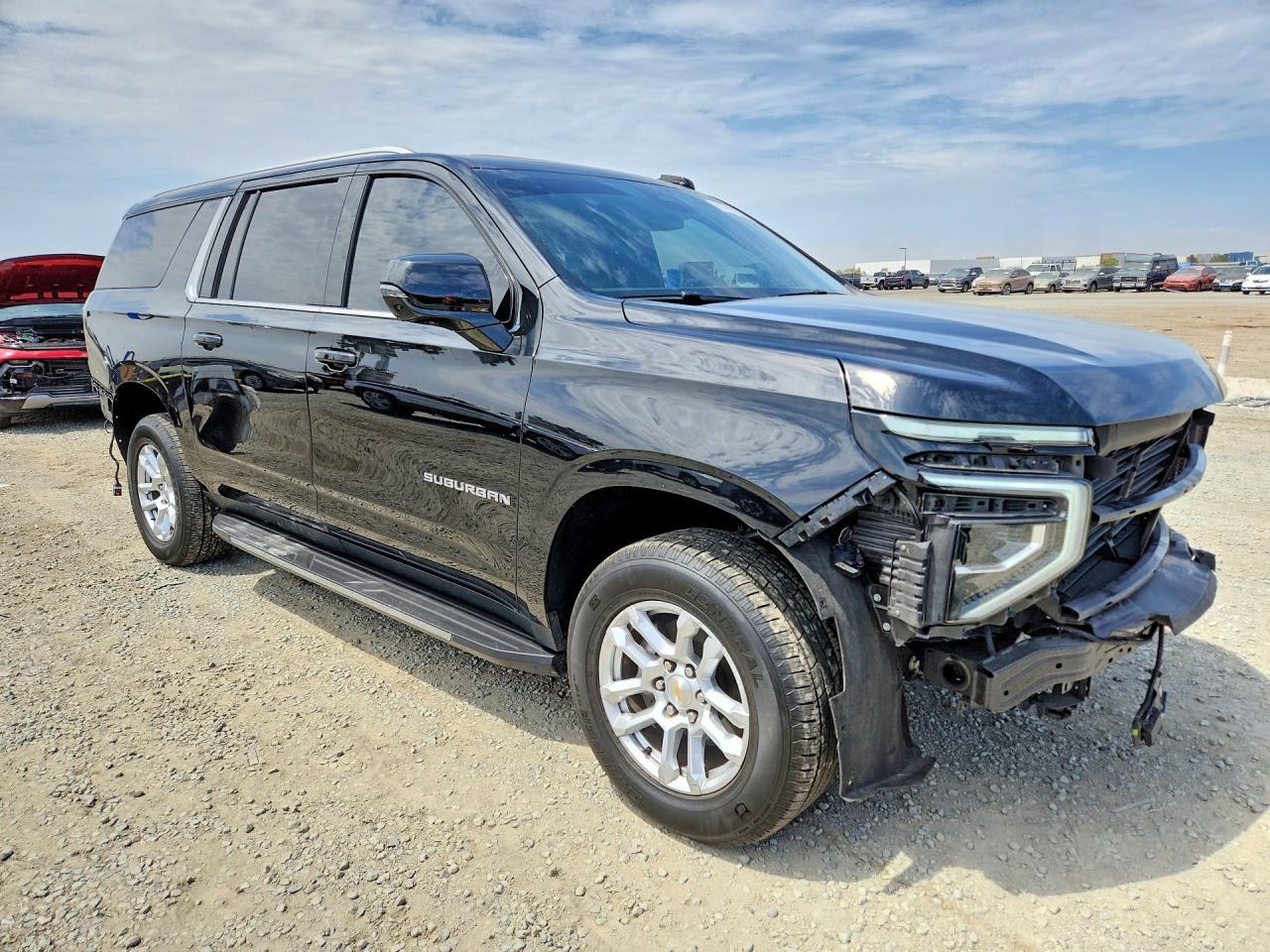 2025 Chevrolet Suburban C1500 Lt - zdjęcie 4