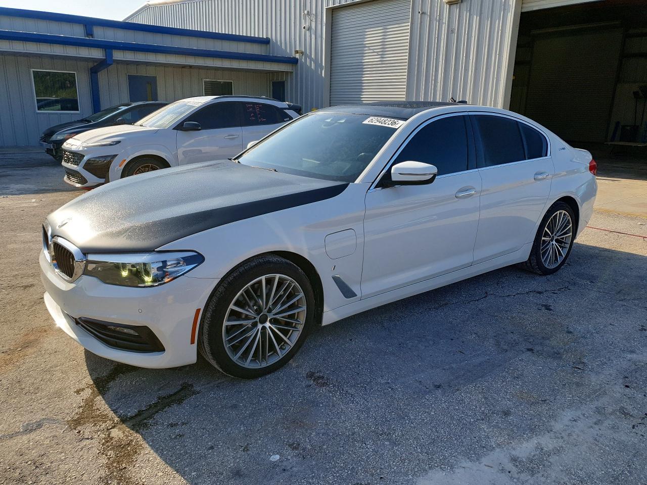 2018 BMW 530E - zdjęcie główne