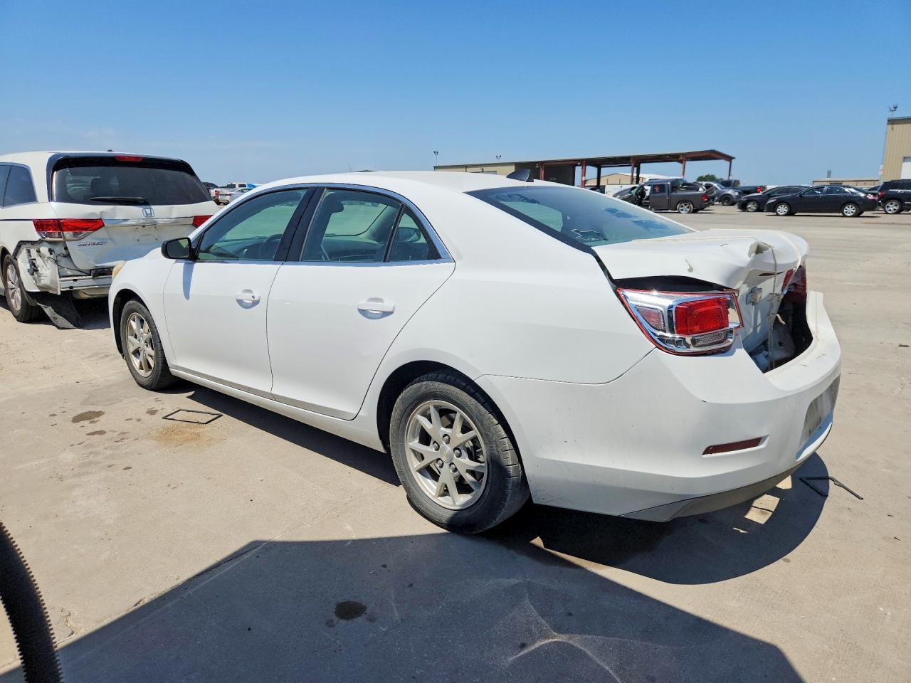 2014 Chevrolet Malibu Ls - zdjęcie 2