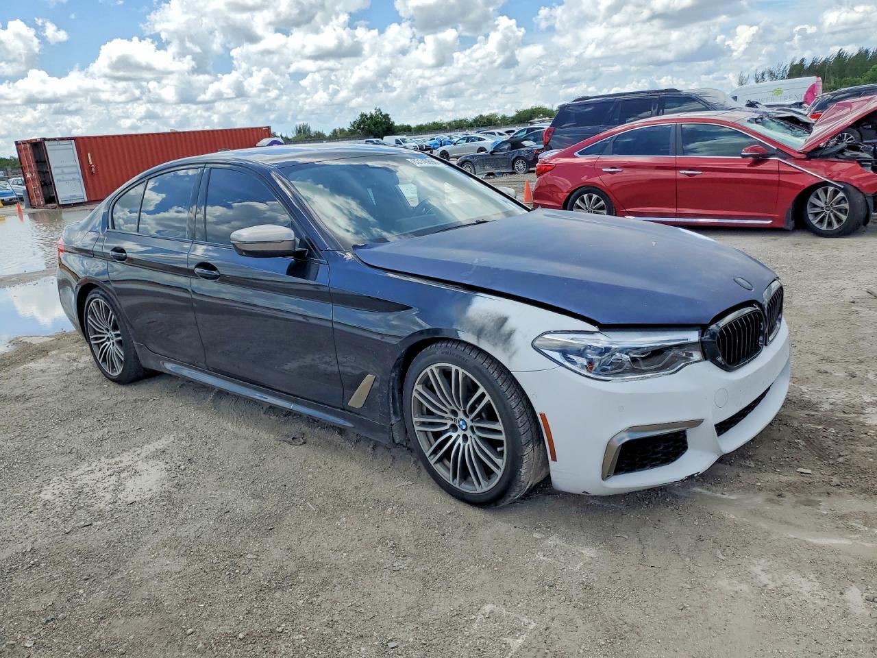 2019 BMW M550Xi - zdjęcie 4