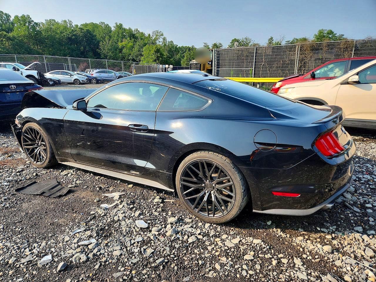 2019 Ford Mustang - zdjęcie 2