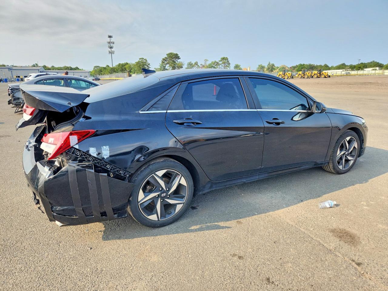 2023 Hyundai Elantra Limited - zdjęcie 3