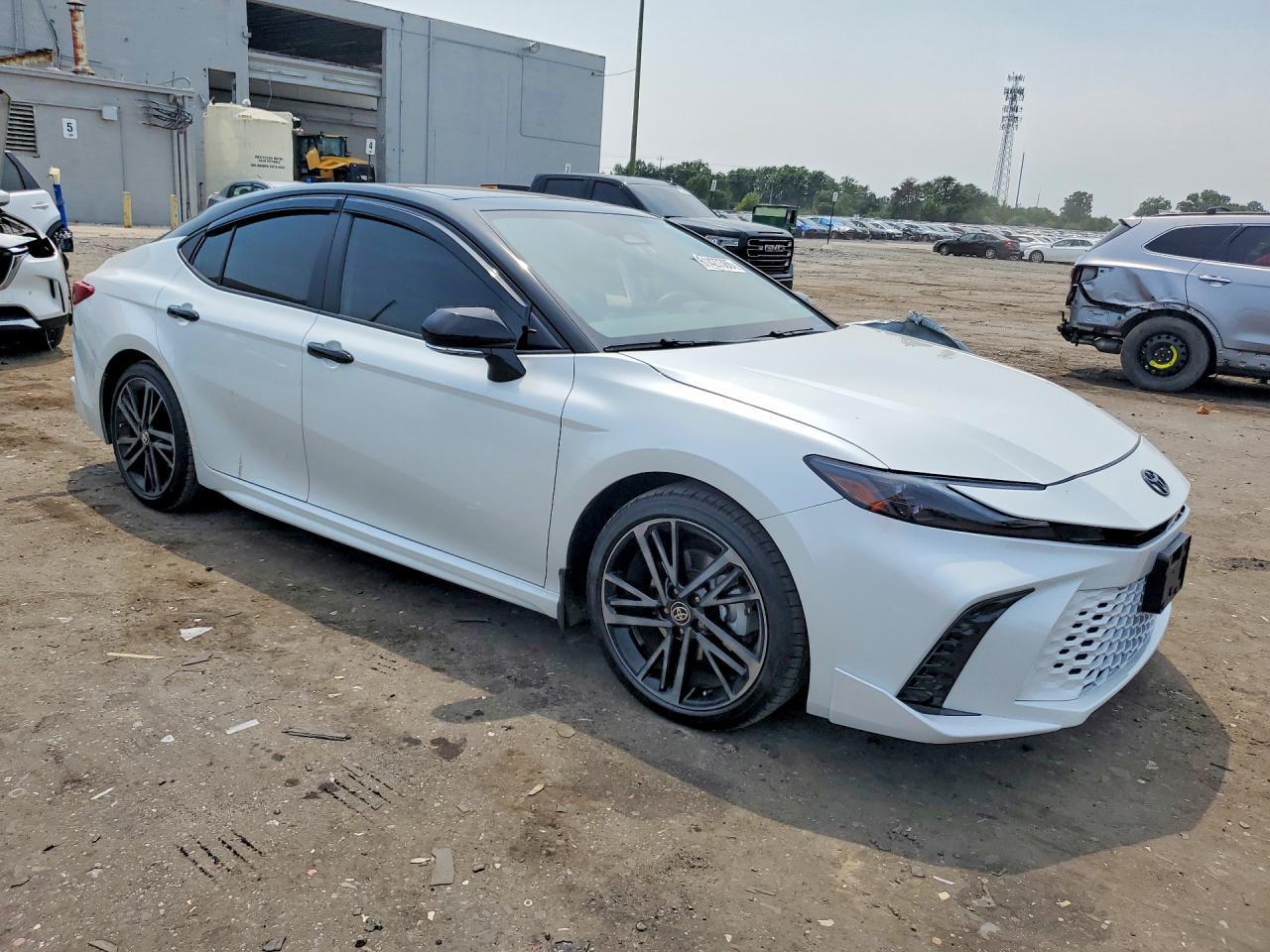 2025 Toyota Camry Xse - zdjęcie 4