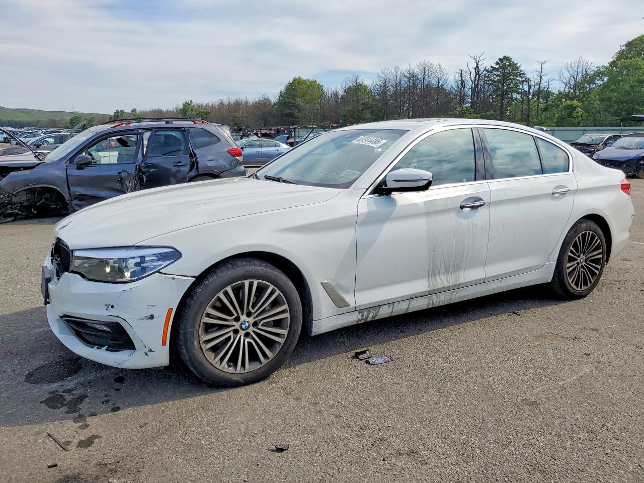 2018 BMW Seria 5 530i - zdjęcie główne