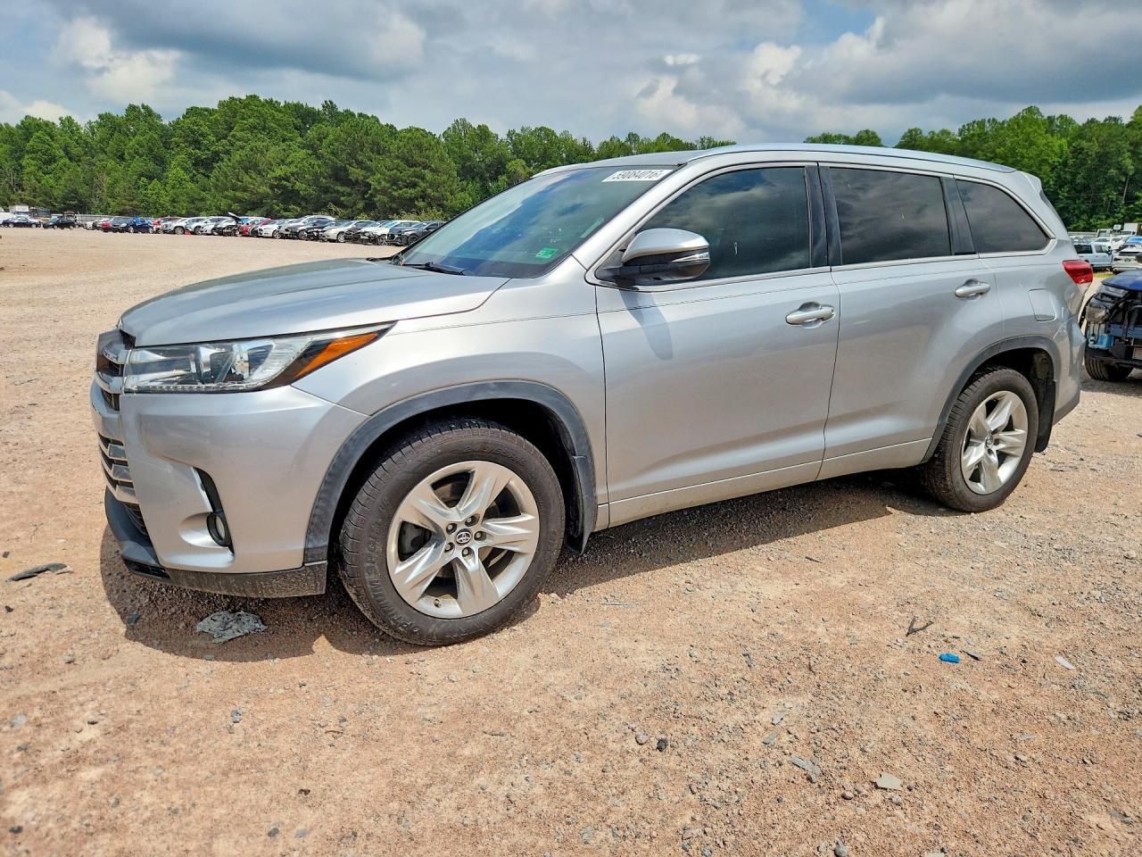 2017 Toyota Highlander Limited - zdjęcie główne
