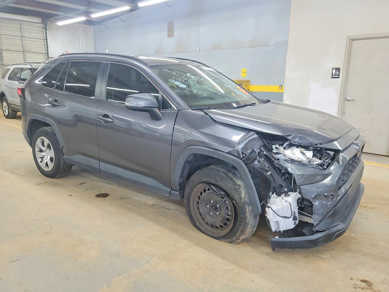 2021 Toyt Rav4 Le - zdjęcie 4